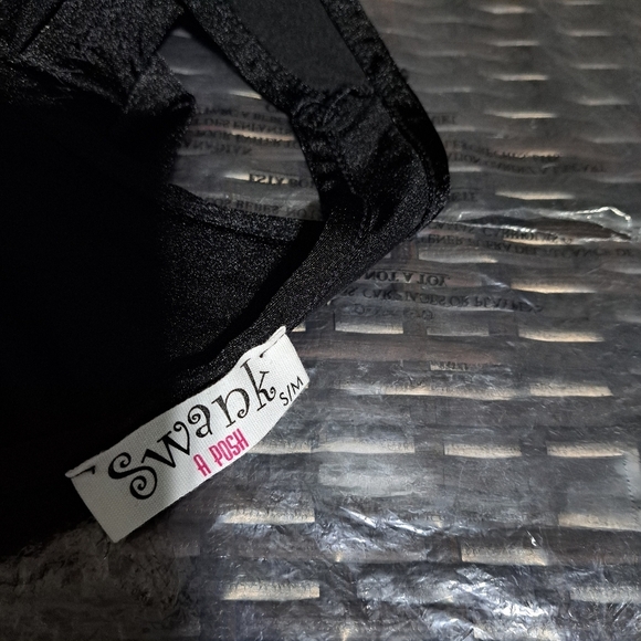 #062 Swank A Posh Cropped Athletic Set - Black - Picture 9 of 9